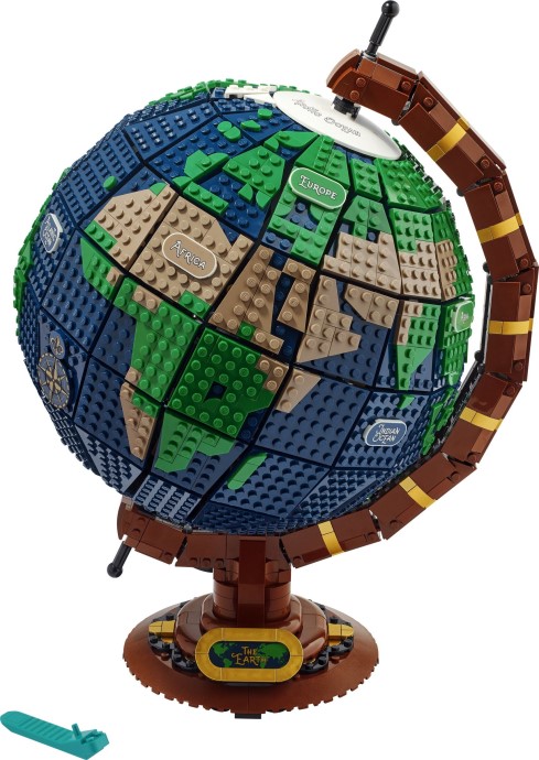 The Globe LEGO Set 21332